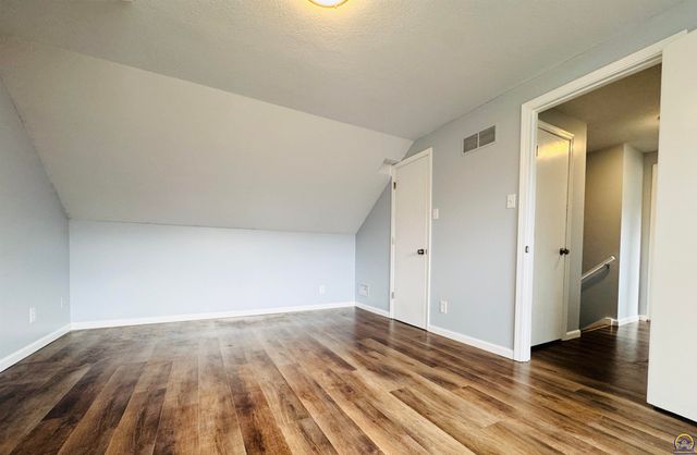 5639 SW West DR, Topeka, KS 66606