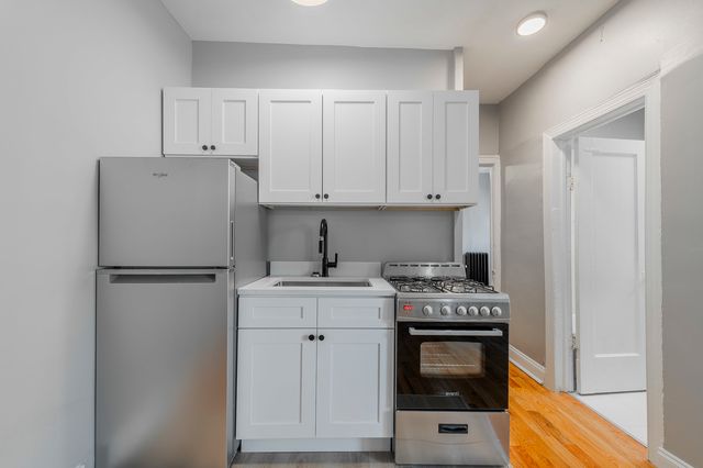 1414 W Pratt Boulevard 218, Chicago, IL 60626