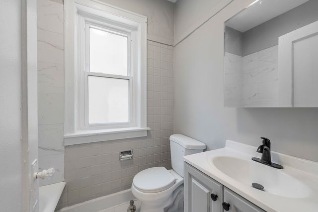 1414 W Pratt Boulevard 218, Chicago, IL 60626