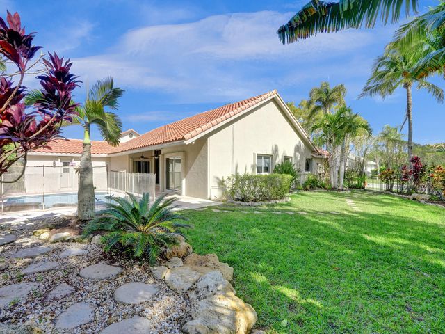 762 Crescent Way, Weston, FL 33326