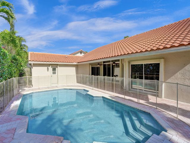 762 Crescent Way, Weston, FL 33326