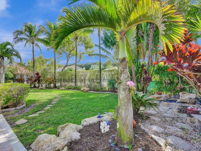 762 Crescent Way, Weston, FL 33326