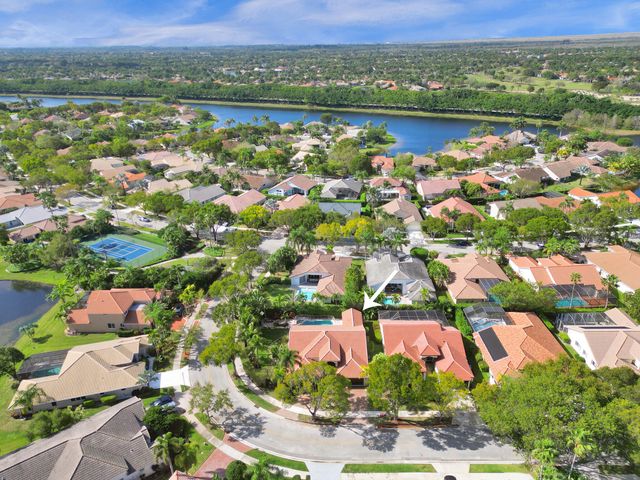 762 Crescent Way, Weston, FL 33326