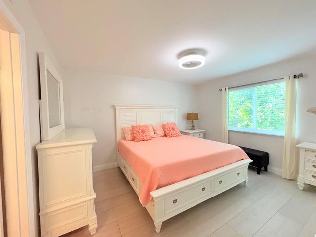 3138 Via Poinciana 306, Lake Worth, FL 33467