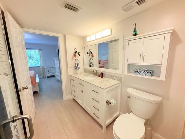 3138 Via Poinciana 306, Lake Worth, FL 33467