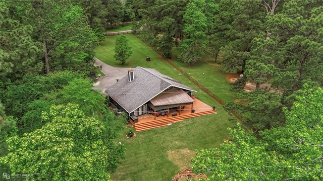 504 Moore Road, Elm Grove, LA 71051