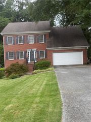 2965 Riverbend Drive, Snellville, GA 30078