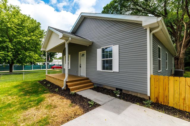 1540 S Woodruff Drive, Muncie, IN 47304