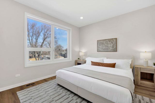944 Beloit Avenue 4, Forest Park, IL 60130