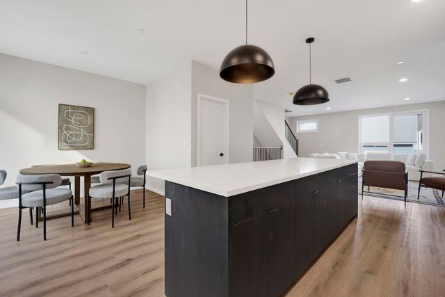 944 Beloit Avenue 4, Forest Park, IL 60130