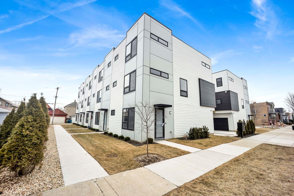 944 Beloit Avenue 4, Forest Park, IL 60130