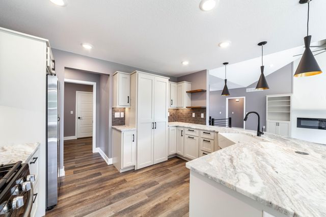 2322 PRIDE MOUNTAIN DR, Columbia, MO 65201