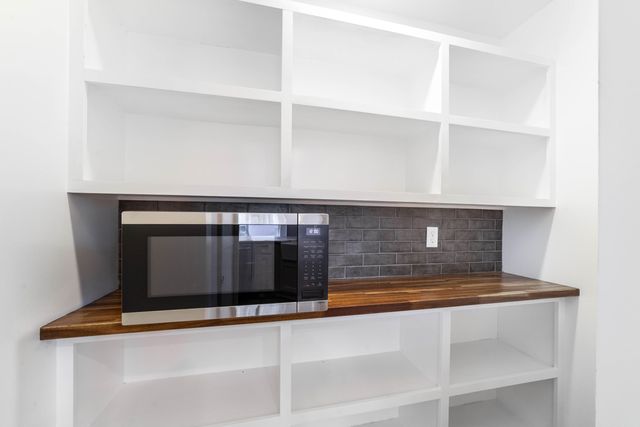 2322 PRIDE MOUNTAIN DR, Columbia, MO 65201