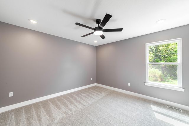 2322 PRIDE MOUNTAIN DR, Columbia, MO 65201