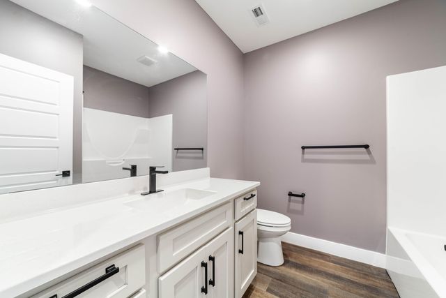 2322 PRIDE MOUNTAIN DR, Columbia, MO 65201