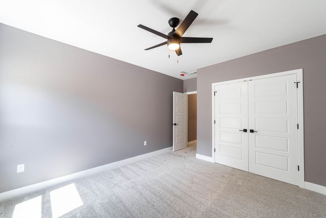 2322 PRIDE MOUNTAIN DR, Columbia, MO 65201