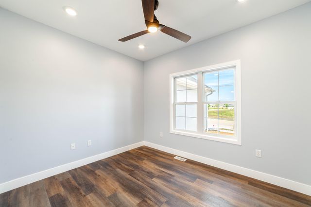 2322 PRIDE MOUNTAIN DR, Columbia, MO 65201