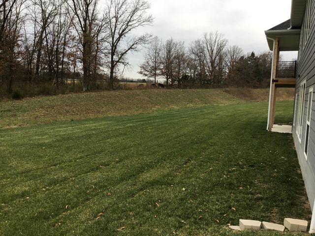 2322 PRIDE MOUNTAIN DR, Columbia, MO 65201