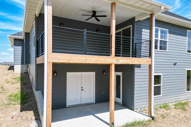 2322 PRIDE MOUNTAIN DR, Columbia, MO 65201