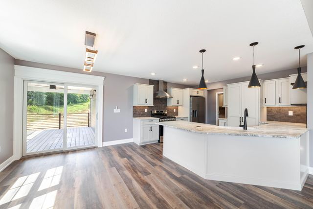 2322 PRIDE MOUNTAIN DR, Columbia, MO 65201