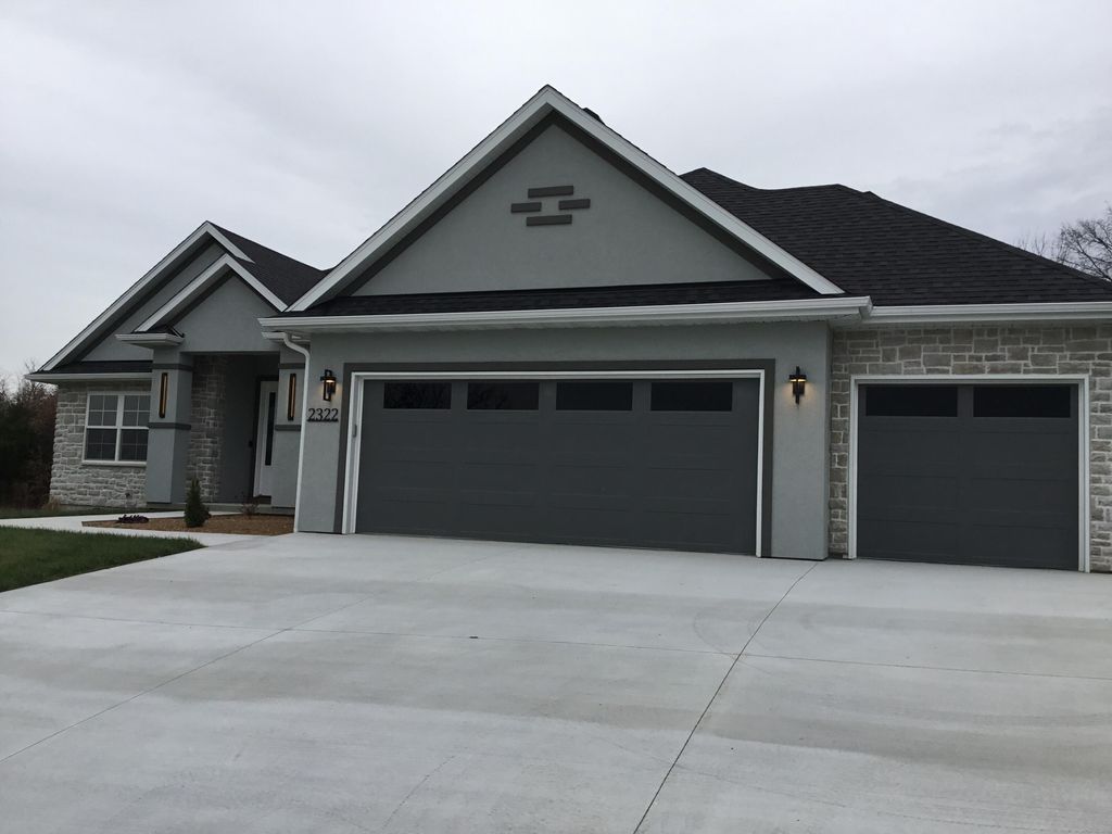 2322 PRIDE MOUNTAIN DR, Columbia, MO 65201