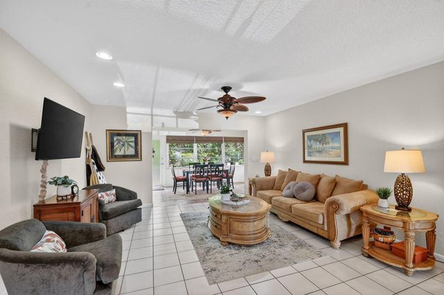 300 Cape Cod Circle, Lake Worth, FL 33467