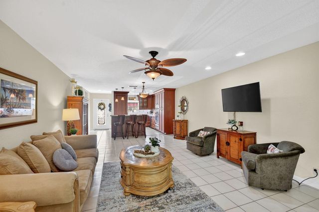 300 Cape Cod Circle, Lake Worth, FL 33467