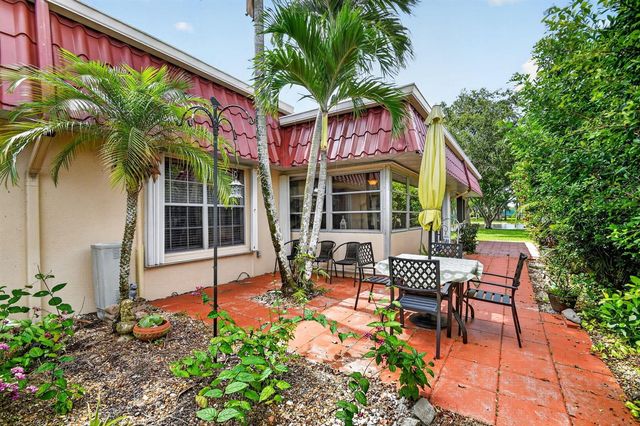 300 Cape Cod Circle, Lake Worth, FL 33467