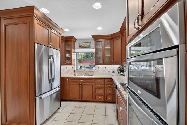 300 Cape Cod Circle, Lake Worth, FL 33467