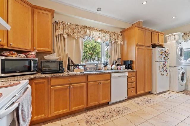 562 Main St, Medford, MA 02155