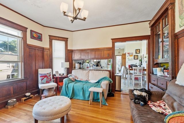 562 Main St, Medford, MA 02155