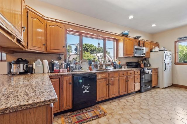 562 Main St, Medford, MA 02155