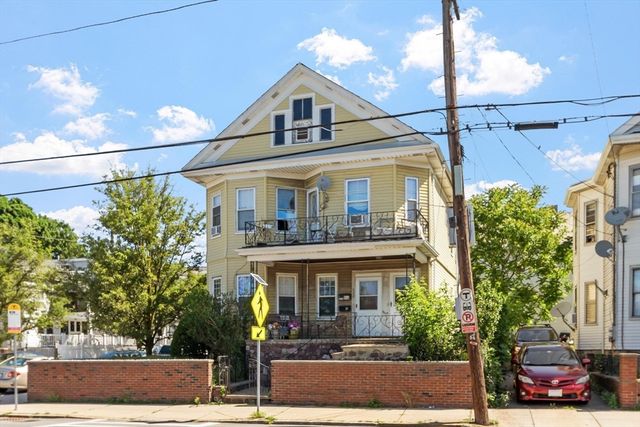 562 Main St, Medford, MA 02155