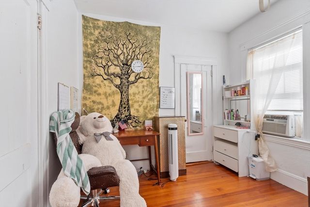562 Main St, Medford, MA 02155