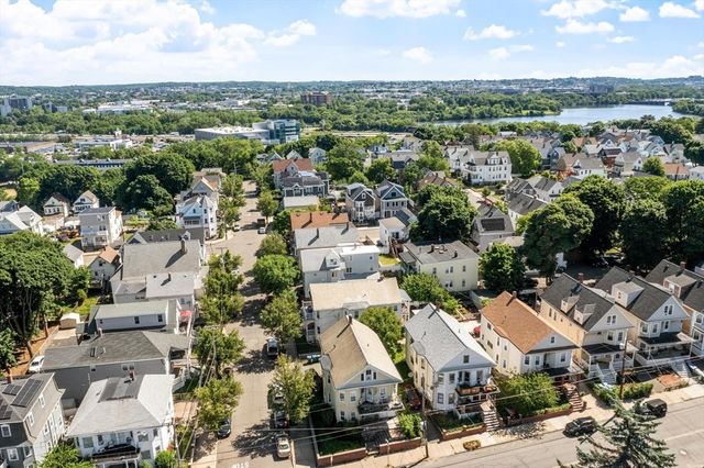 562 Main St, Medford, MA 02155