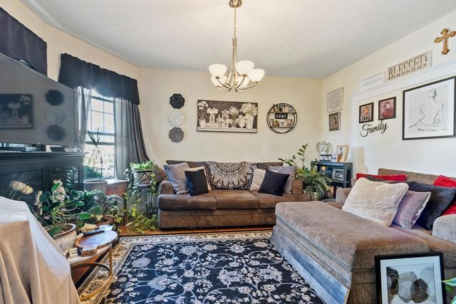 562 Main St, Medford, MA 02155