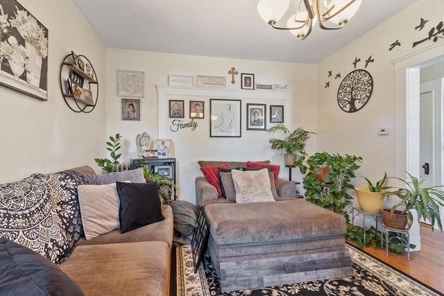 562 Main St, Medford, MA 02155