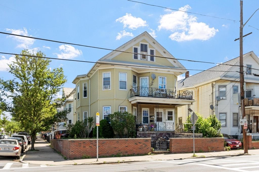 562 Main St, Medford, MA 02155