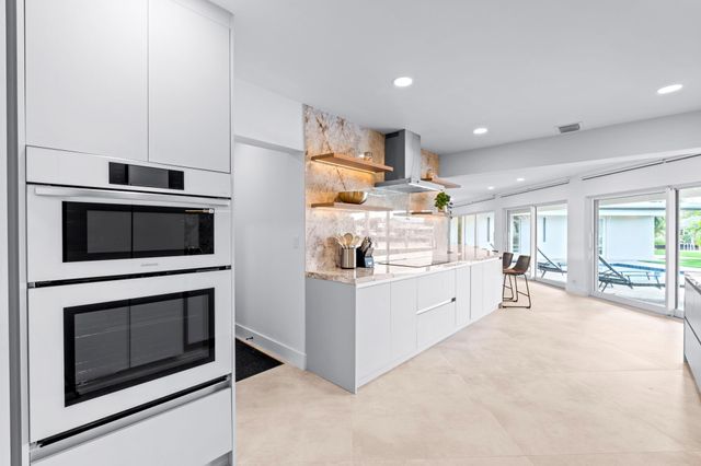 1725 NE 23rd Avenue, Fort Lauderdale, FL 33305