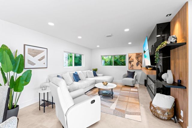 1725 NE 23rd Avenue, Fort Lauderdale, FL 33305