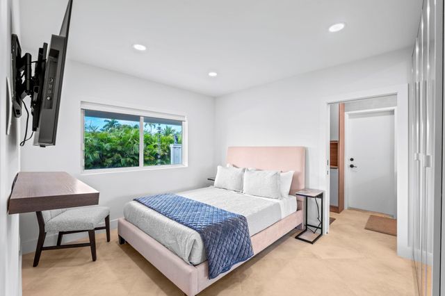 1725 NE 23rd Avenue, Fort Lauderdale, FL 33305