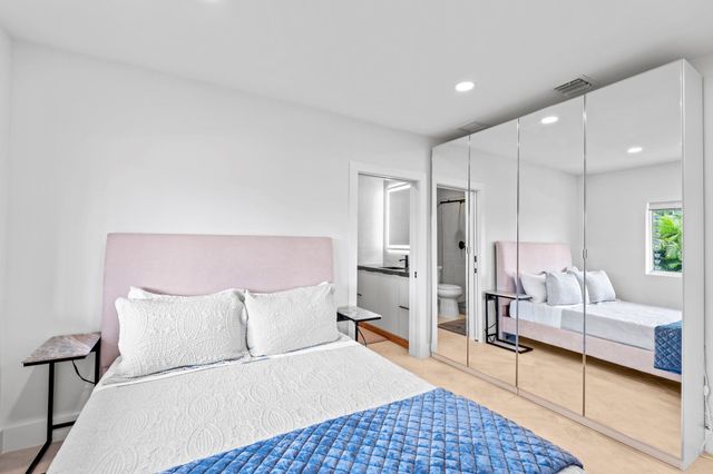 1725 NE 23rd Avenue, Fort Lauderdale, FL 33305