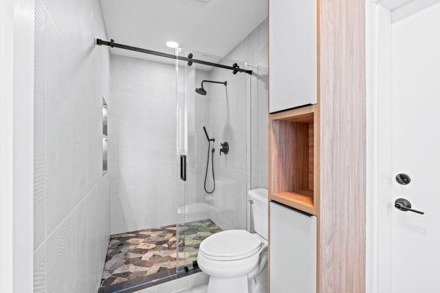 1725 NE 23rd Avenue, Fort Lauderdale, FL 33305