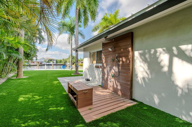 1725 NE 23rd Avenue, Fort Lauderdale, FL 33305