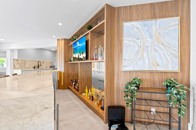 1725 NE 23rd Avenue, Fort Lauderdale, FL 33305