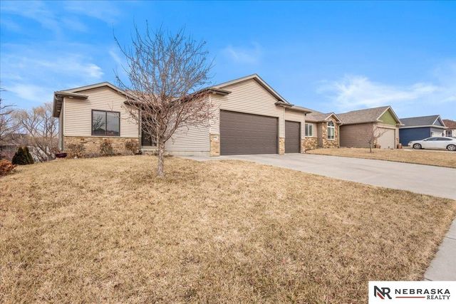 1540 W Silverado Drive, Lincoln, NE 68521