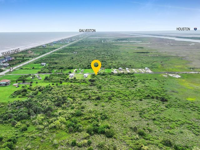 1054 Canal, Gilchrist, TX 77617