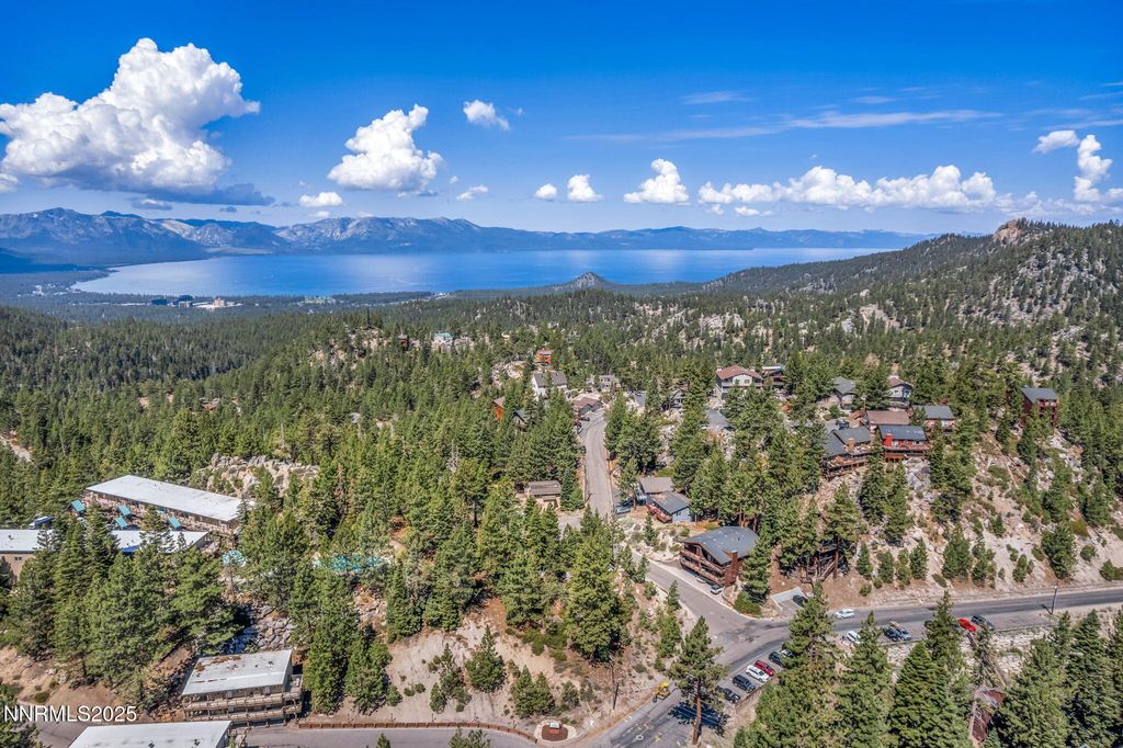 Image 10 of property listing at 189 Tramway Drive, Stateline, NV 89449