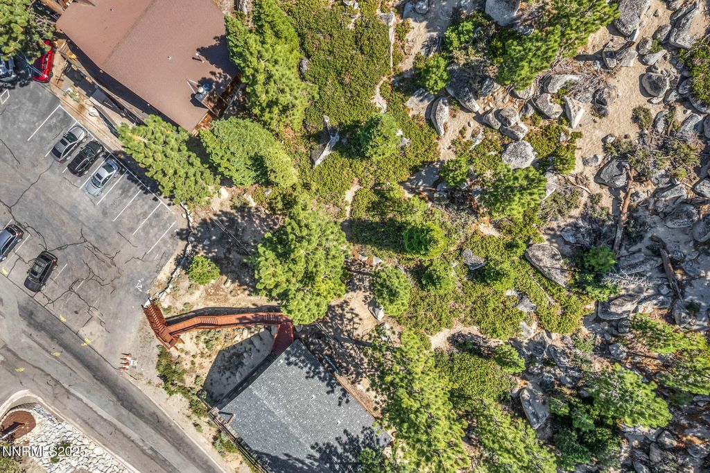 Image 5 of property listing at 189 Tramway Drive, Stateline, NV 89449