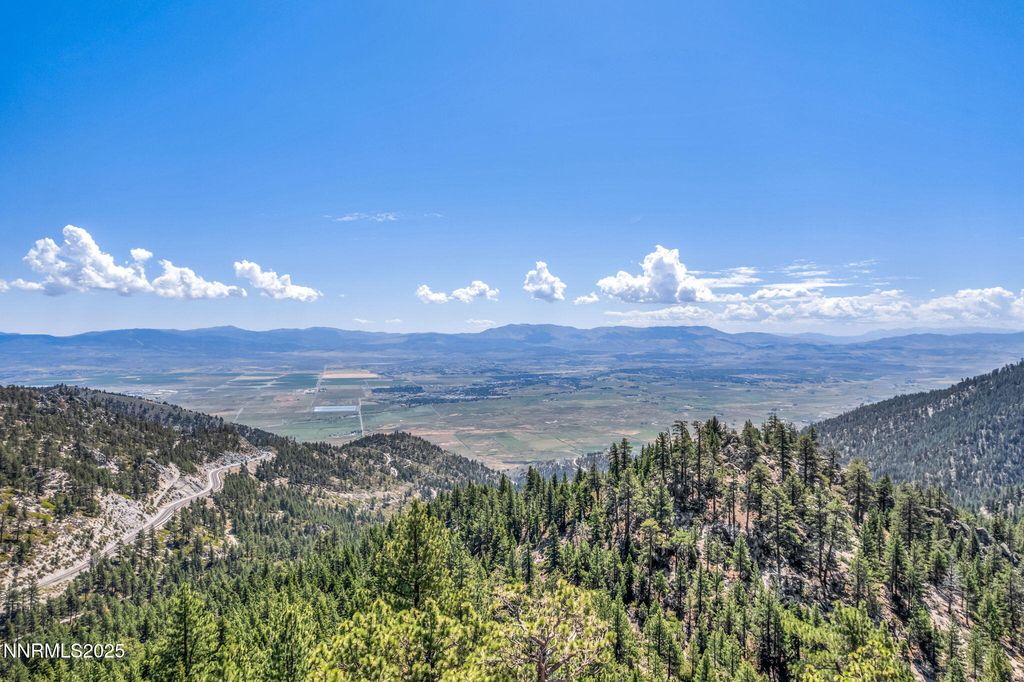 Image 7 of property listing at 189 Tramway Drive, Stateline, NV 89449